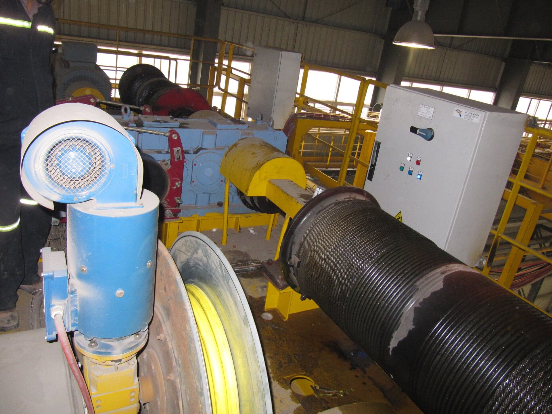 Stromversorgungs- und Steuergeräte | für magnetische Förder- und Trennanwendungen